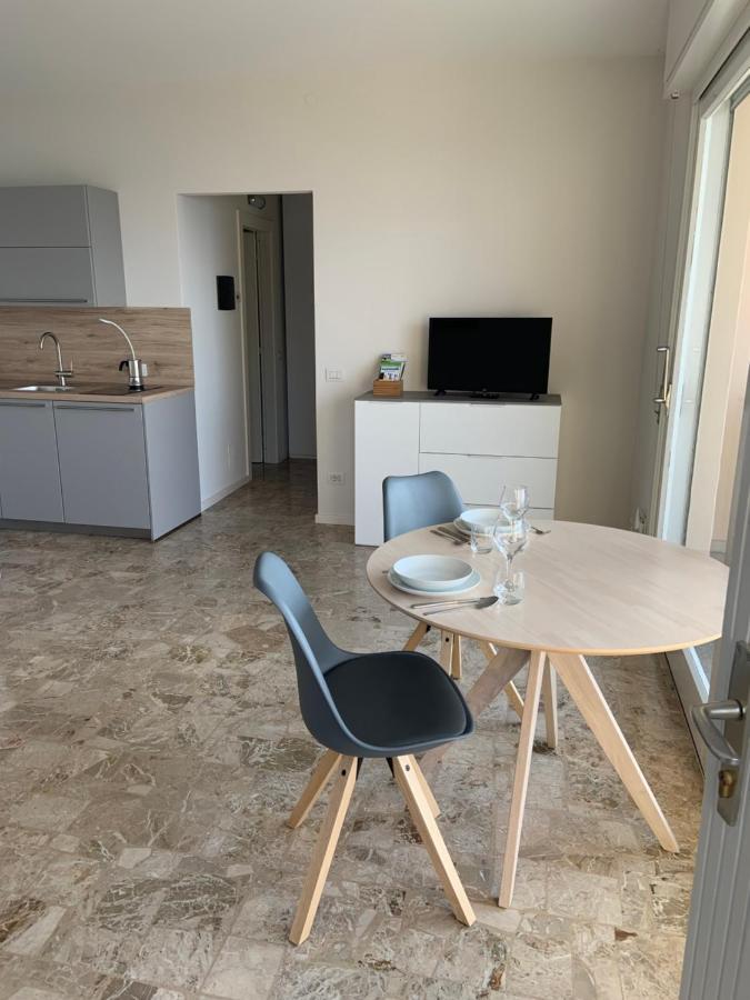 Casa Colmegna Mit Traumhaften See- Und Bergblick Luino Zewnętrze zdjęcie