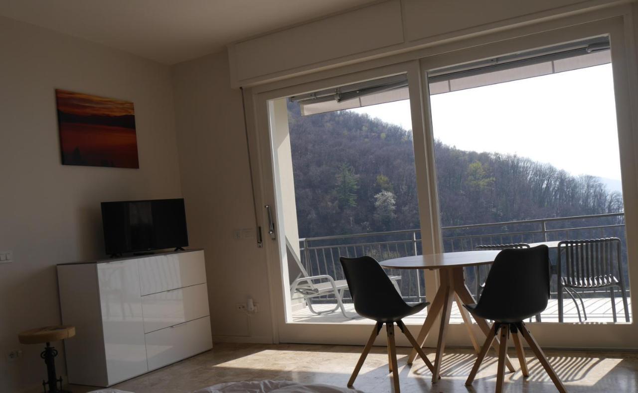 Casa Colmegna Mit Traumhaften See- Und Bergblick Luino Zewnętrze zdjęcie